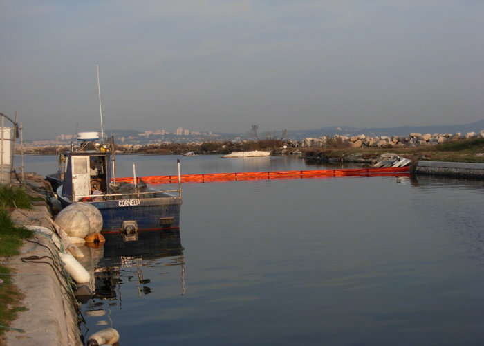 À Carhaix, le rond-point de Synutra bloqué par un barrage filtrant