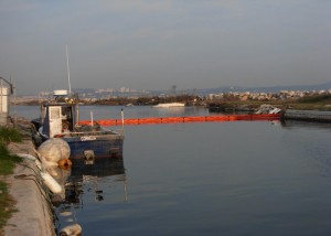 Barrage Antipollution Port ou Rivière Goeland 4
